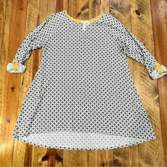 Matilda Jane Modal/Spandex blend 3/4 sleeve with button roll up- abstract print - Picture 4 of 11